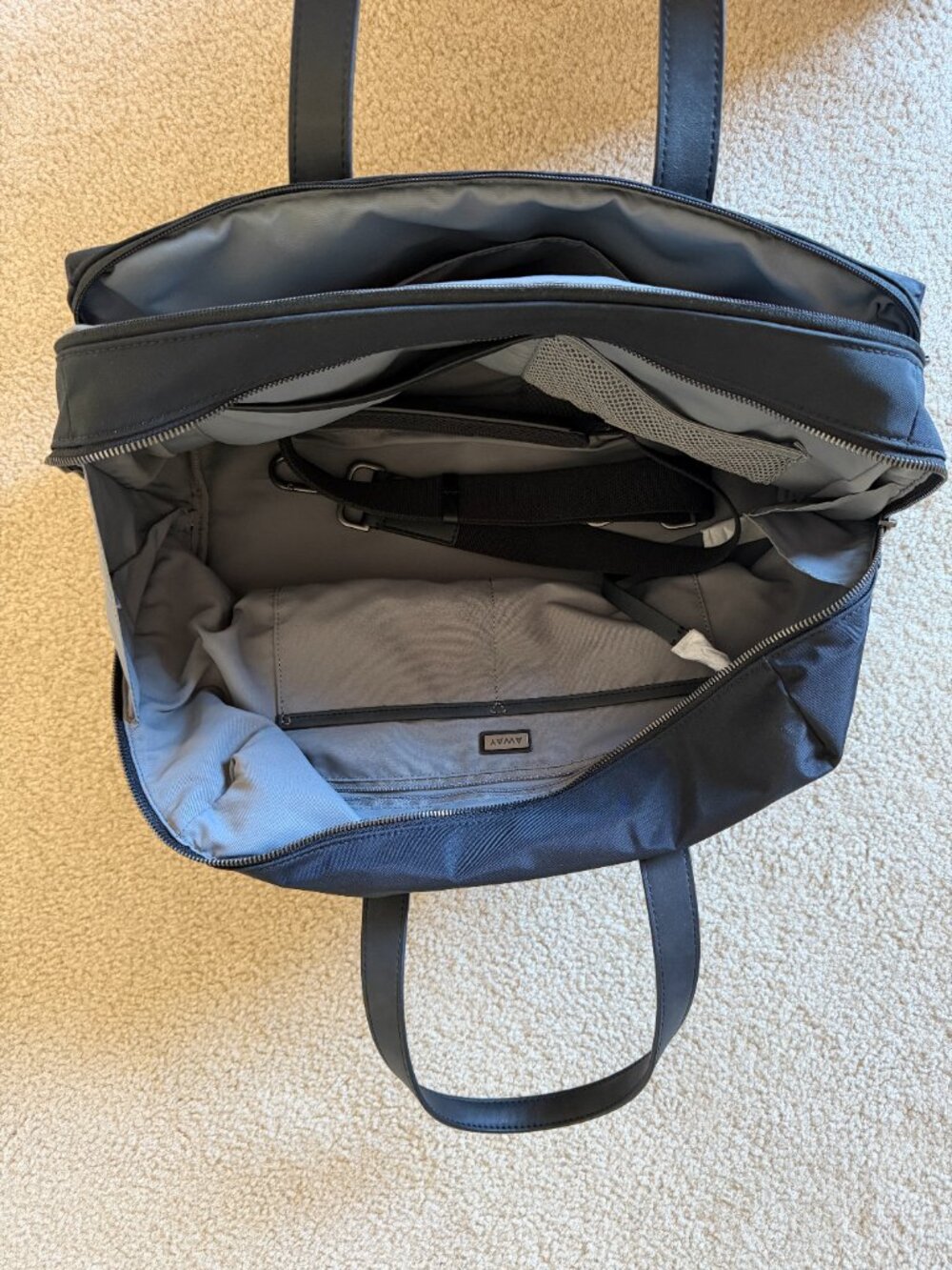The Everywhere Bag in Jet Black - Picture 5 of 9